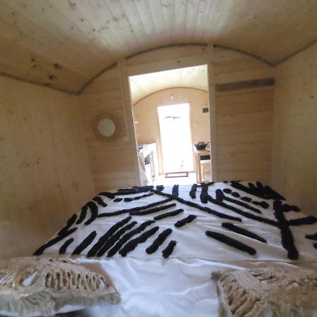 Les Roulottes Du Pilat Hotel Maclas Kültér fotó