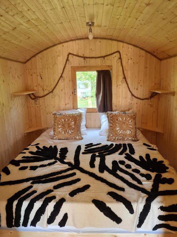 Les Roulottes Du Pilat Hotel Maclas Kültér fotó